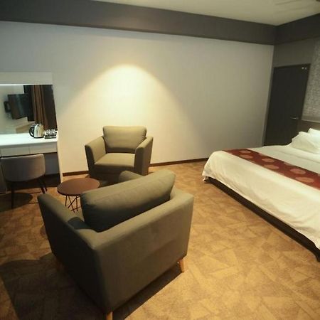 Star-Well Hotel Kuala Lipis Buitenkant foto