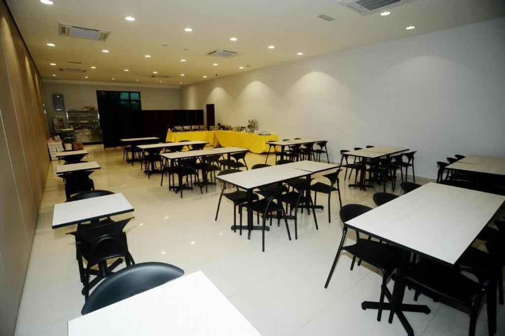 Star-Well Hotel Kuala Lipis Buitenkant foto